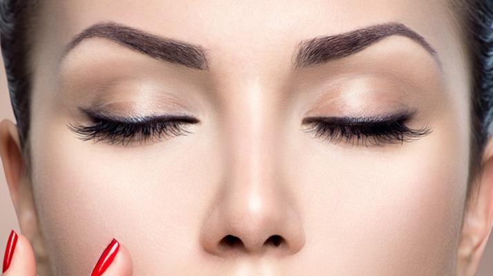 How to Grow Eyebrows Fast: 8 Brow Hacks That Actually Work